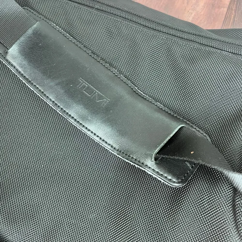 Tumi Messenger Computer Work Bag‎ Expandable